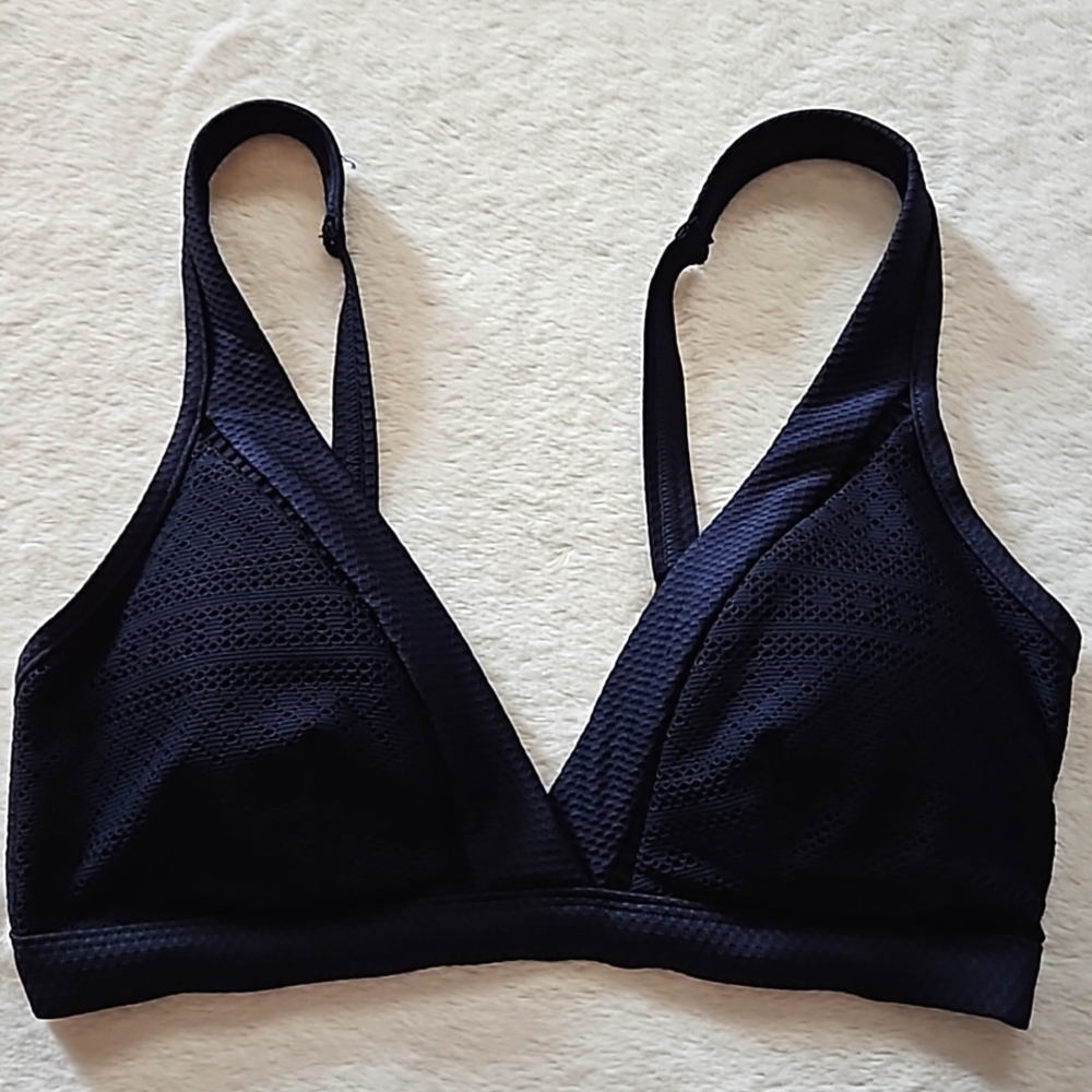 *NWT* Sea Level Swim Amazing Lace Cross Front D/DD Cup Bikini Top